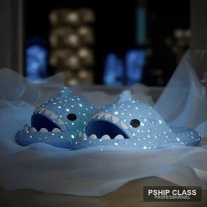 produChaussons requin lumineux — pantoufles fantaisie couple été intérieur extérieur - vue 2 ct_name - P-SHIP